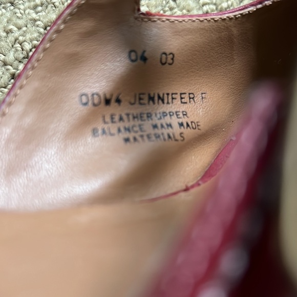 Burgundy Red leather heel clogs Size 8. No brand, Made in Brazil - Picture 5 of 5